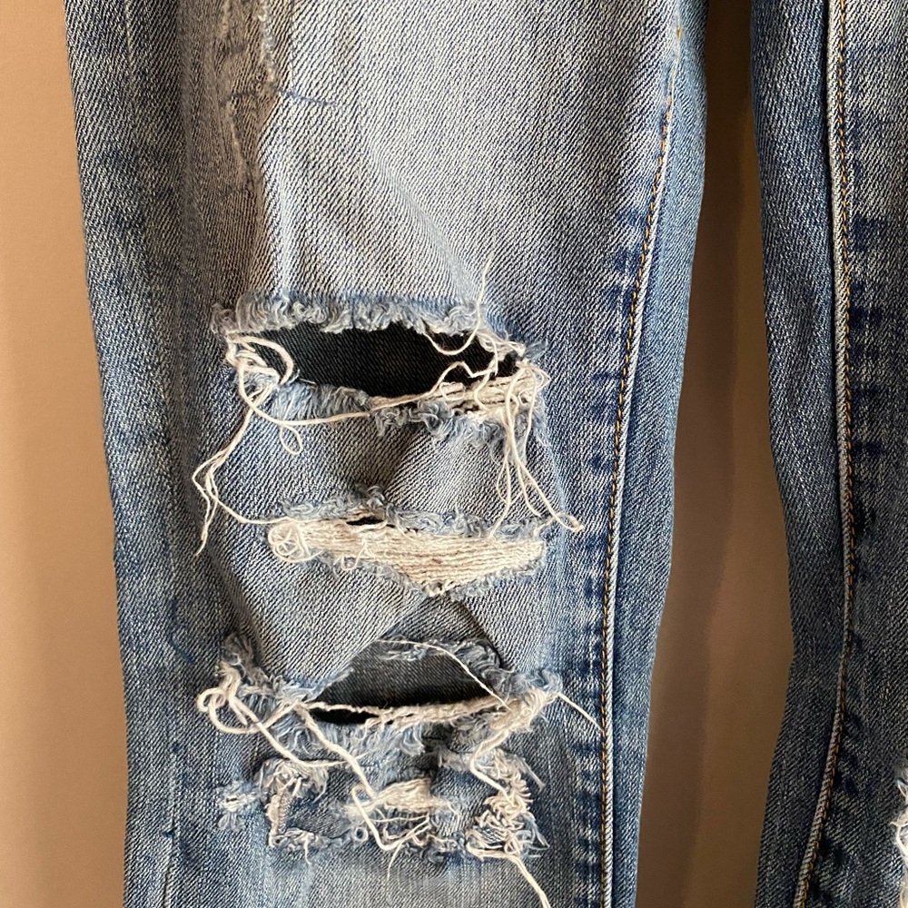 AE distresssed skinny jeans - Picture 4 of 6
